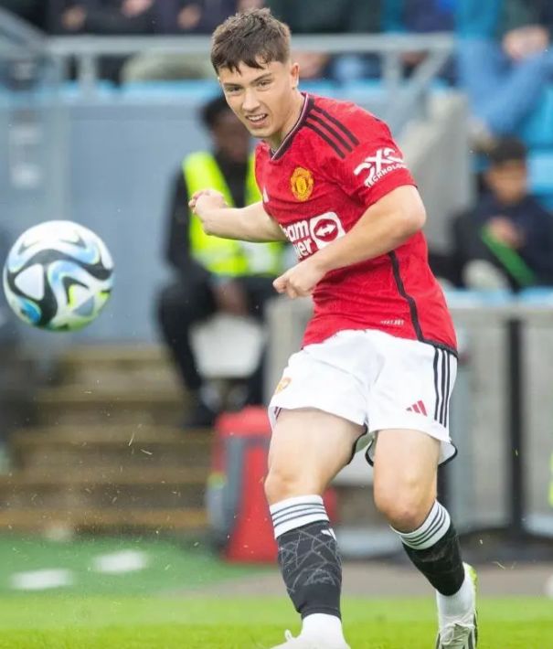 曼联小将表现抢眼,劲旅添新力量的简单介绍 曼联小将表现抢眼,劲旅添新力量的简单介绍