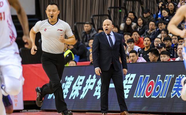 关于汉堡球员合练新战术,力争保级成功的信息 关于汉堡球员合练新战术,力争保级成功的信息