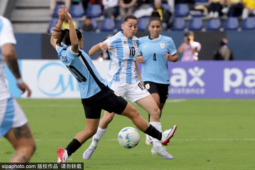 包含美洲杯半决赛上演巴西德国大战，悬念重重的词条