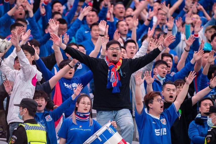 足球赛事备受球迷瞩目,精彩对决马上开启的简单介绍 足球赛事备受球迷瞩目,精彩对决马上开启的简单介绍