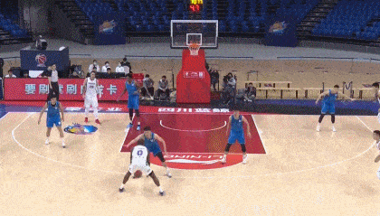 爱游戏登录-实力对比赛场陷入白热化：双方你来我往角逐激烈的简单介绍