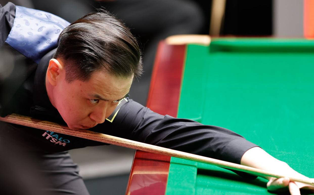 实力对比赛场陷入白热化：双方你来我往角逐激烈的简单介绍