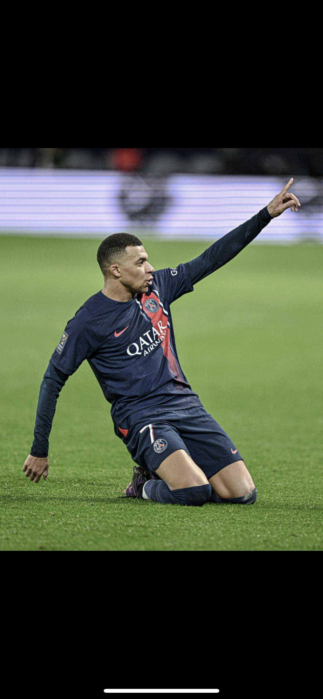 皇马枪手火力全开，巴萨血洗对手