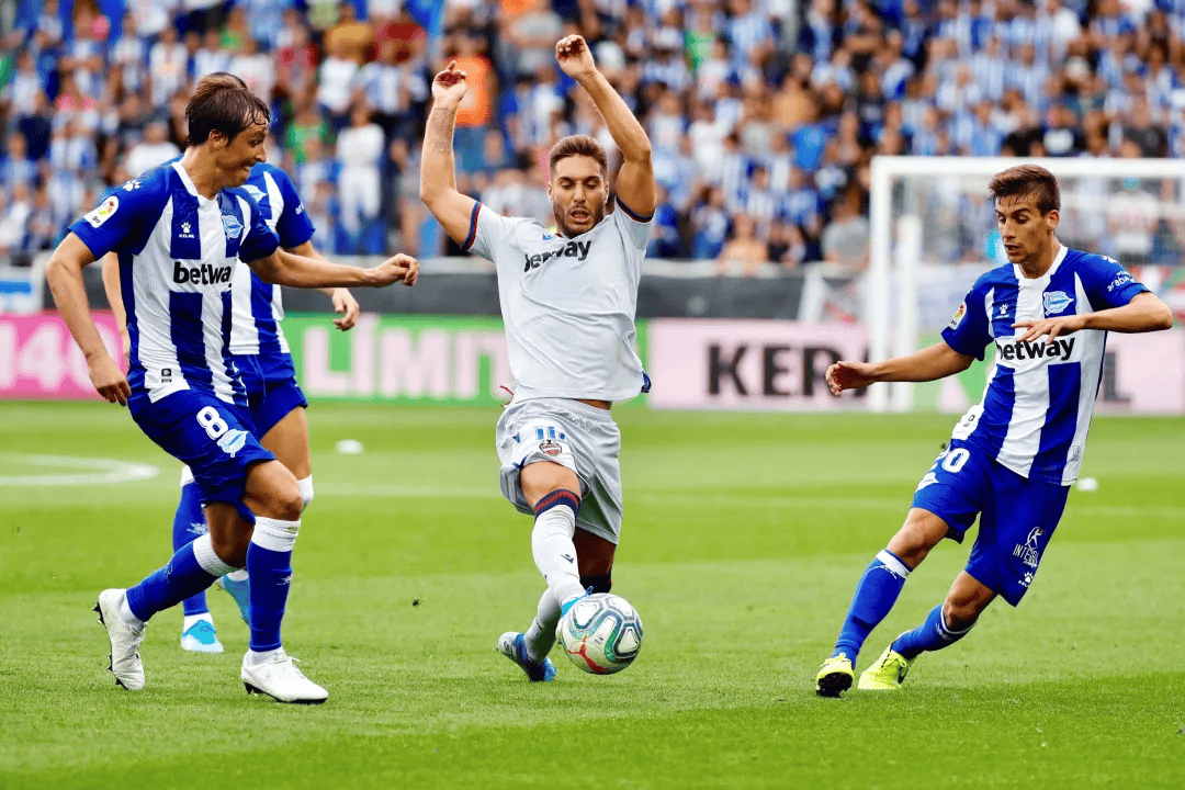 塞尔塔队在主场比赛中成功抵挡对手攻势