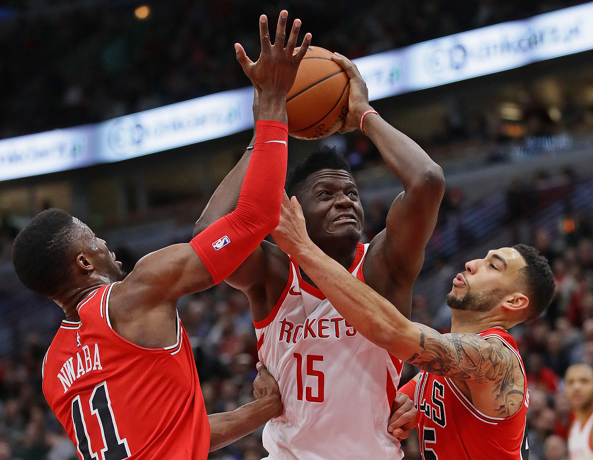 关于经过激烈角逐,球队艰难地抓住胜利的尾巴的信息 关于经过激烈角逐,球队艰难地抓住胜利的尾巴的信息