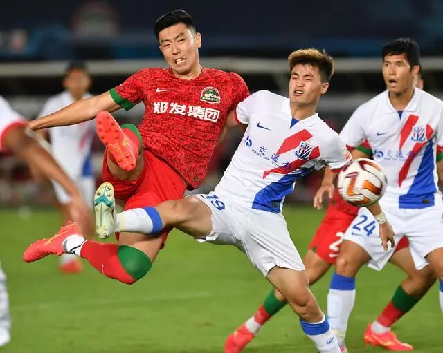 边路传中成为关键战术,球队打破僵局的简单介绍 边路传中成为关键战术,球队打破僵局的简单介绍