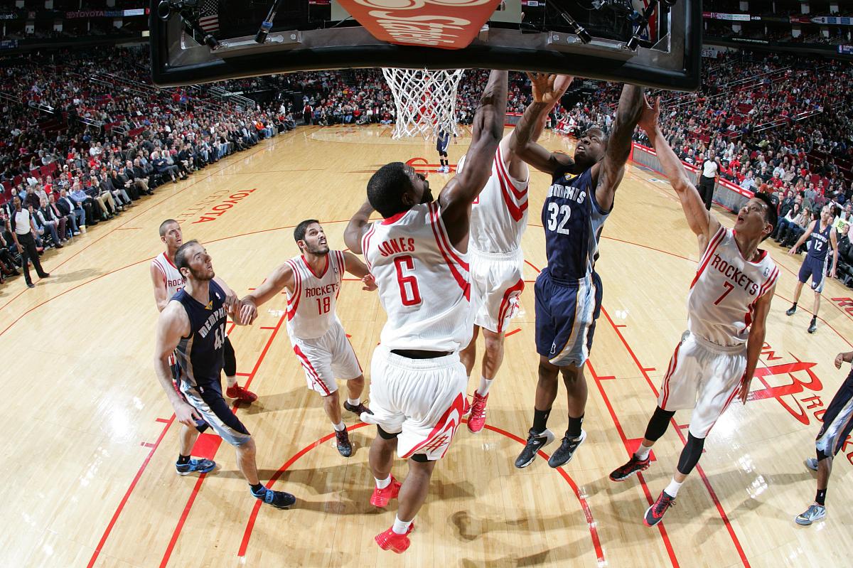 灰熊逆袭击败火箭，取得重要胜利